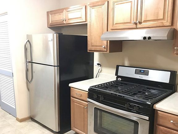 5th image of 20203 S Fairwood Ct #D