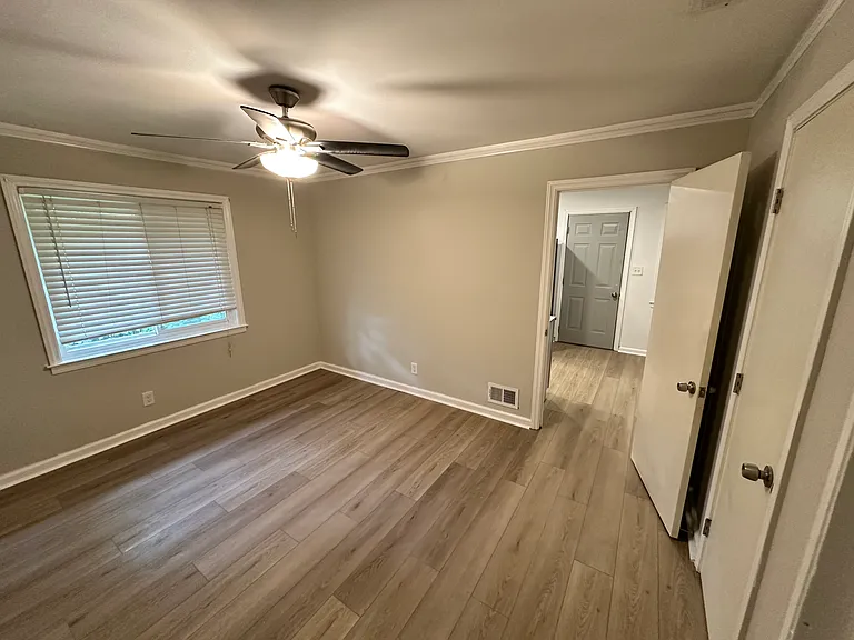 992 Shirley St SE — Photo 16