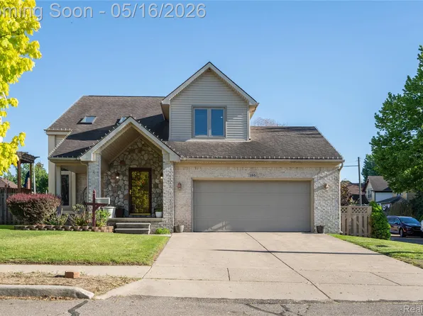 195 Davis St, Wyandotte, MI 48192