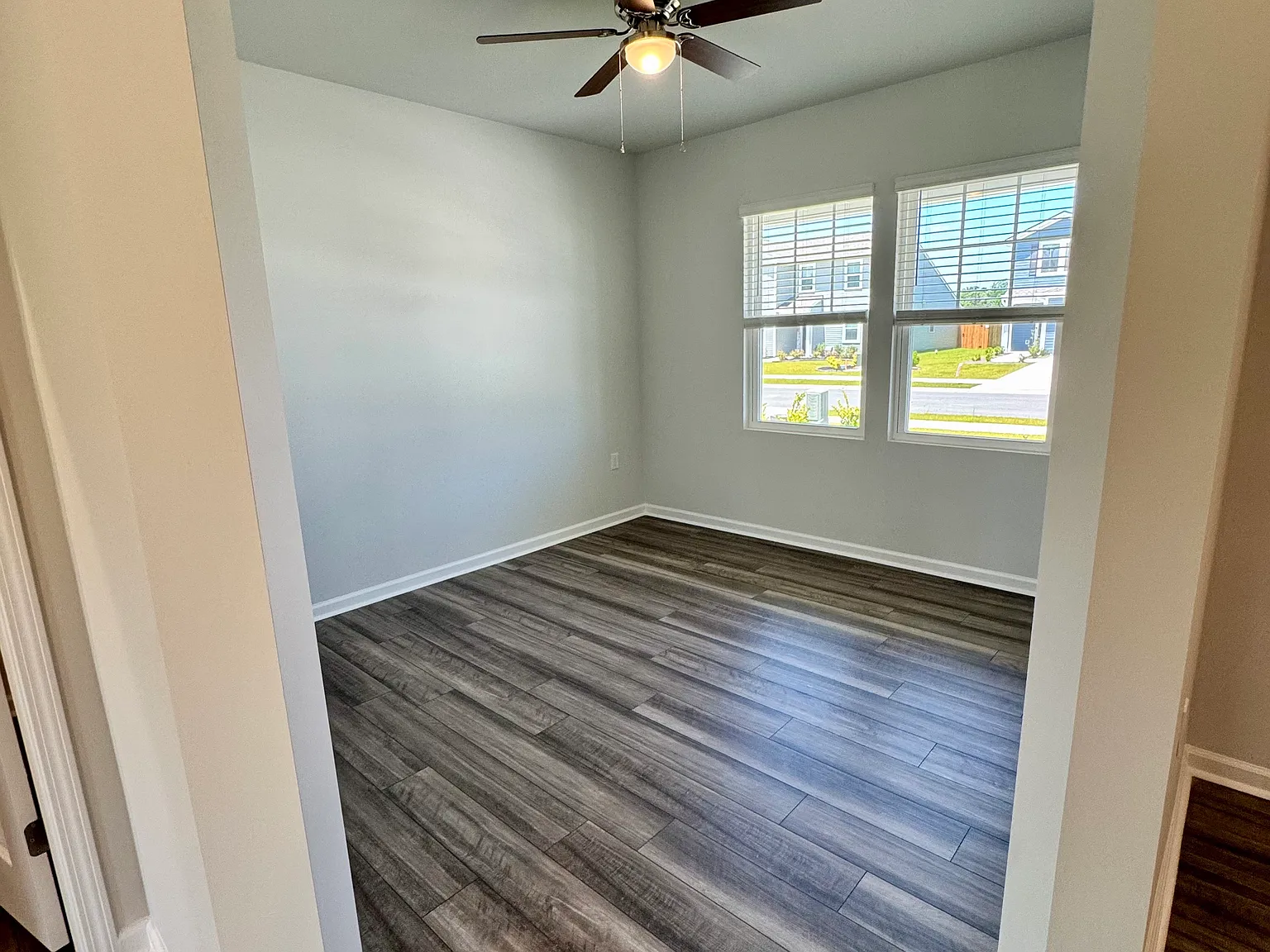 4 bed, 2.5 bath, 2322 sqft, $2,300 — Photo 4