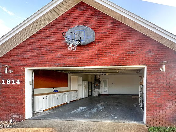 3rd image of 1814 Bowman Ln
