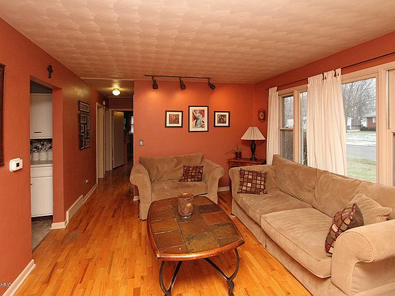 4th image of 2119 Cumberland St