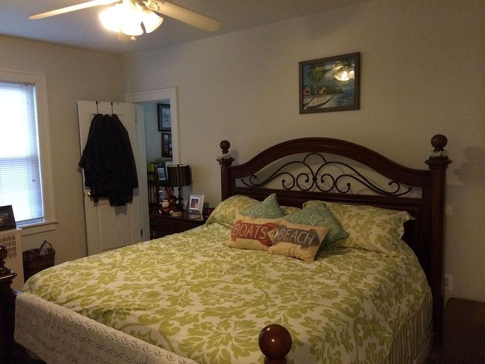Bedroom 2 (largest and has 2 closets)