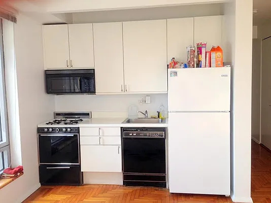 Rented by Manhattan Boutique Real Estate | media 32