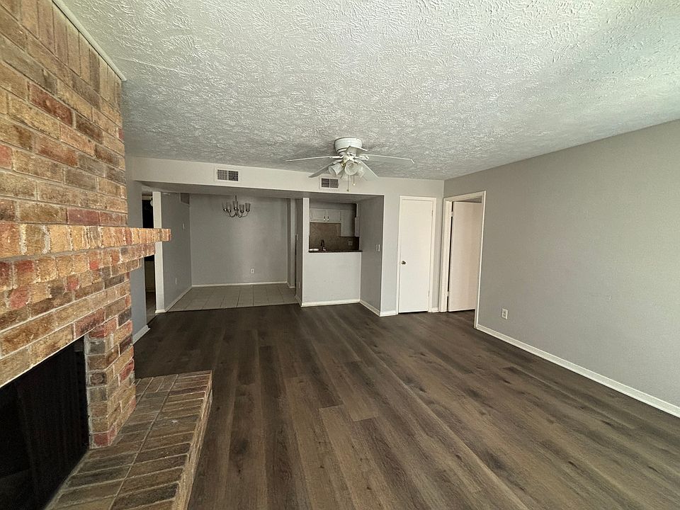 Very nice split bedrooms floor plan.