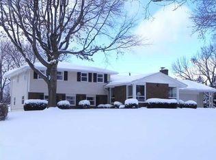 11 Tall Acres Dr, Pittsford, NY 14534