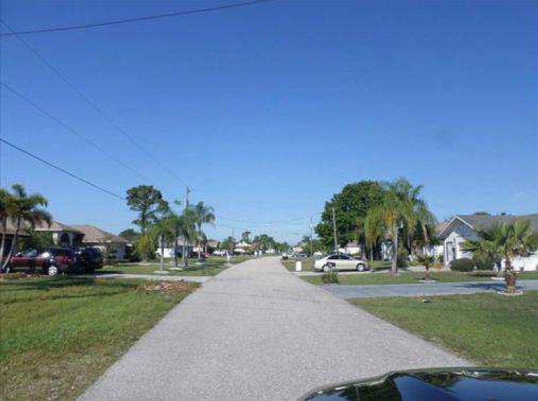 2nd image of 25351 Palisade Rd