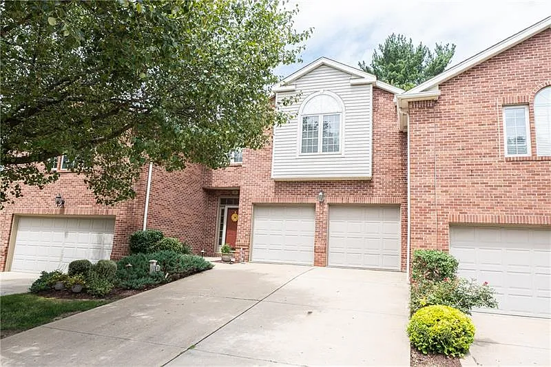 181 Fairway Landings Dr photo 1