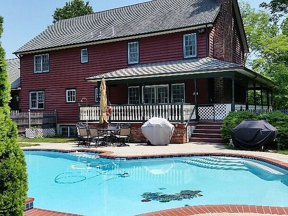 Back of house & Pool