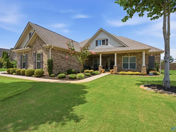 32 Forest Meadow Blvd SW, Huntsville, AL 35824