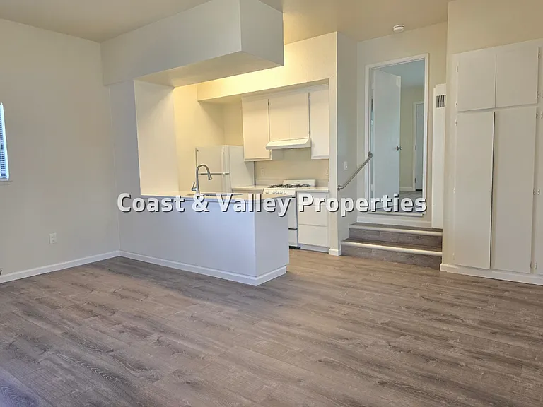 336 Central Ave — Photo 2