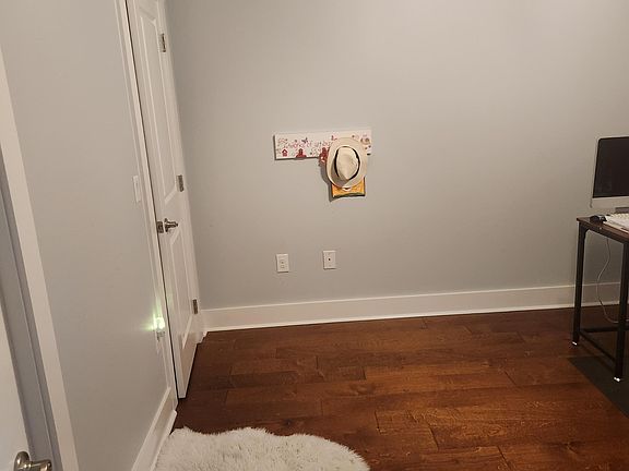 2nd image of 848 Cannon Ln