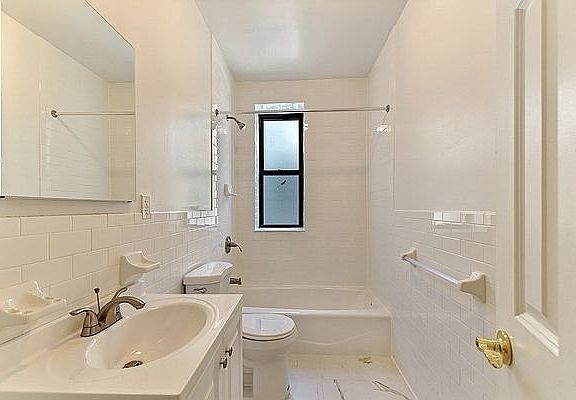 3rd image of 1038 Southern Blvd APT 8