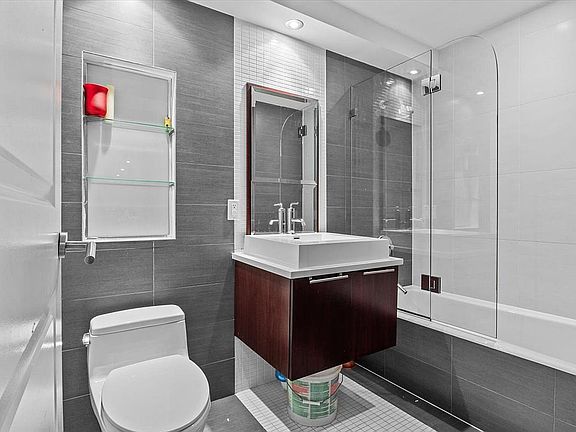 5th image of 660 Bergen St #2