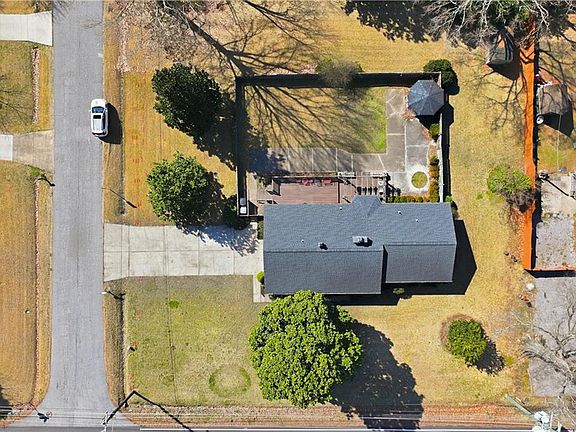 4th image of 4869 Providence Rd