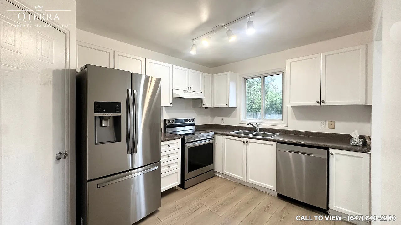 3 bed, 2.5 bath, 2200 sqft, $2,495 — Photo 2