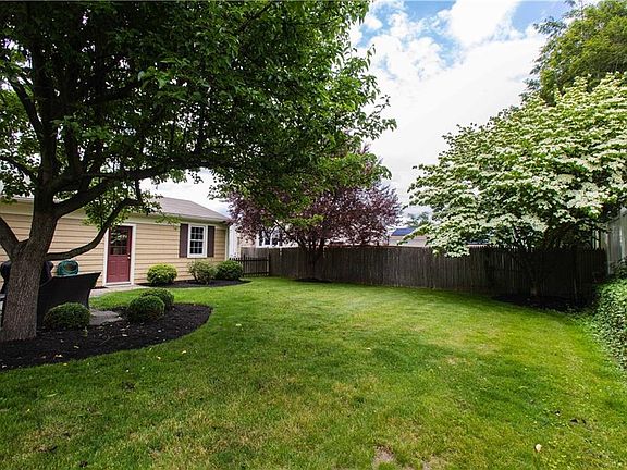 4th image of 19 Hedley Cir