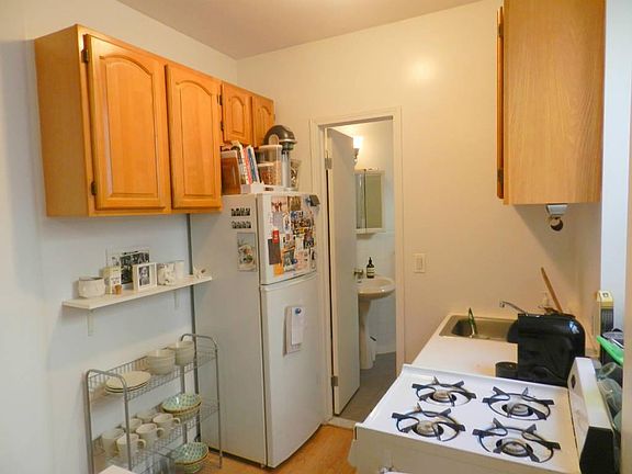 5th image of 52 Macdougal St APT 3B