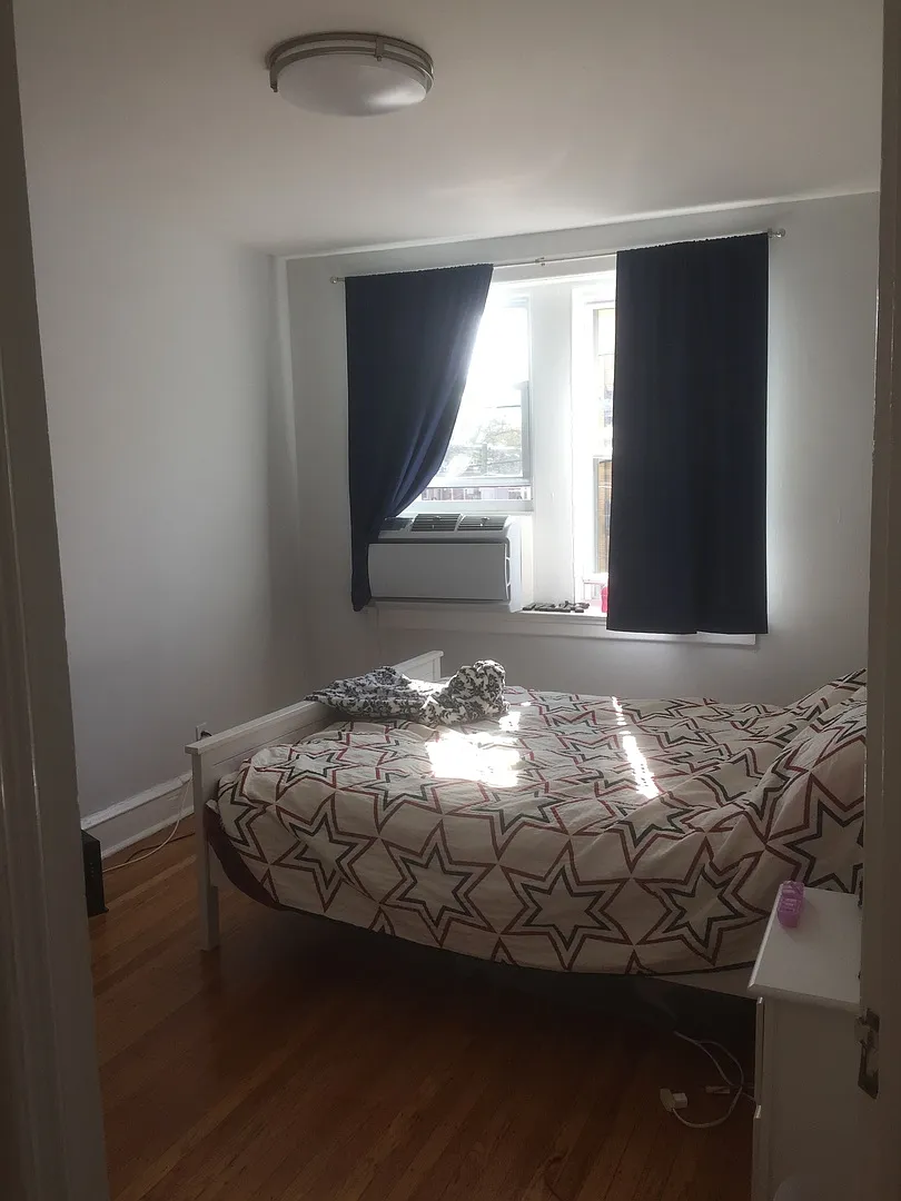 4107 Chester — Photo 3