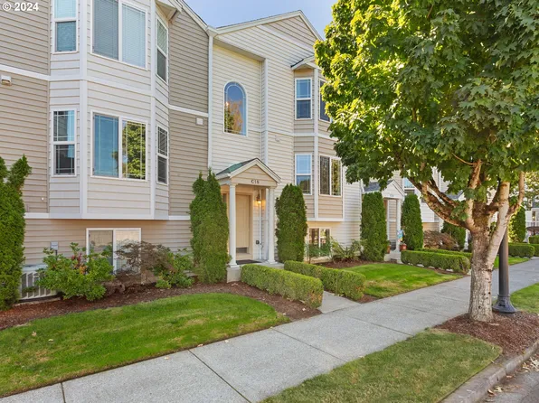 5700 NE 82nd Ave APT C18, Vancouver, WA 98662