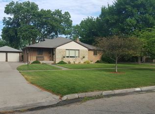 2020 16th Ave, Central City, NE 68826