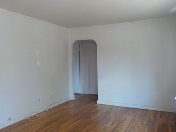 2nd image of 24549 76th Ave Floor 1