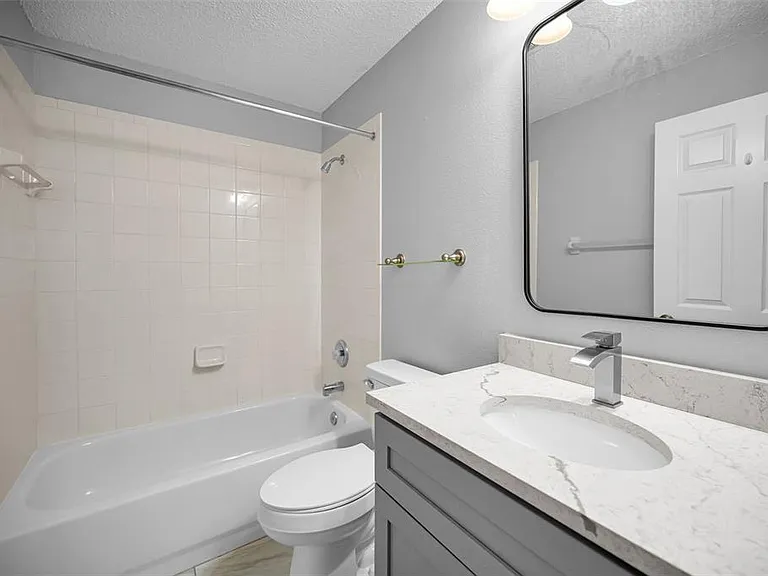 6240 Fairskies Dr — Photo 20