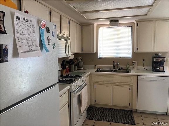 5th image of 2325 E McVicar Ave