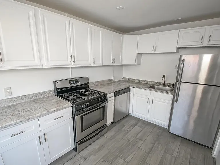 2107 Clouet St — Photo 8