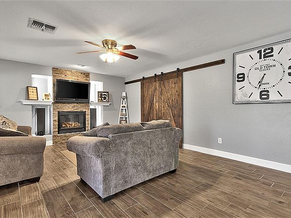 5th image of 31640 N Royal Oak Way