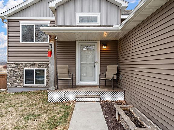 3rd image of 1107 Village St SE