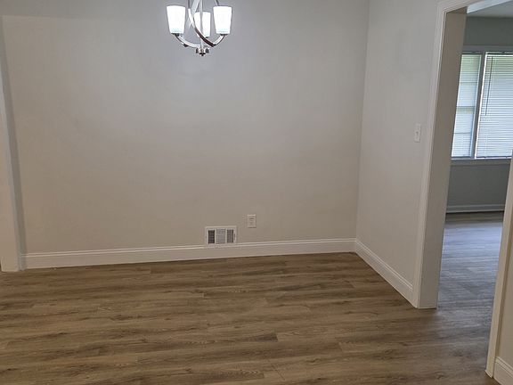 4th image of 3011 Rollingwood Ln