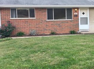 2501 Chesstal St, Saint Charles, MO 63301