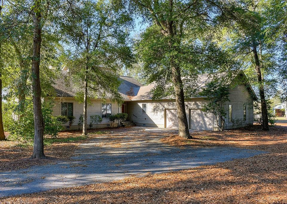 2nd image of 1054 Woodland Dr