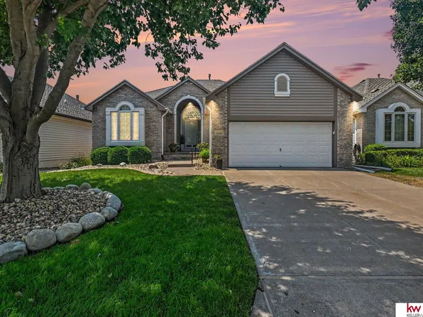 10022 S 172nd Cir, Omaha, NE 68136