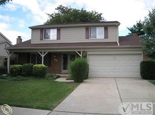 4661 Boulder Dr, Sterling Heights, MI 48310