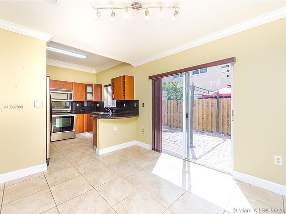 4th image of 18067 NW 74th Ct