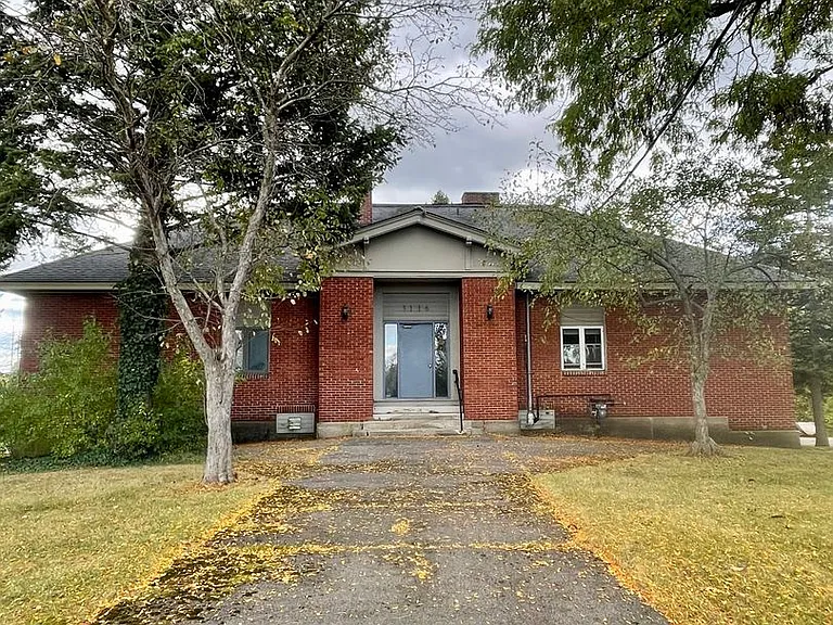 3116 Court Street — Photo 8