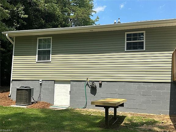 3rd image of 3802 Porte Pl
