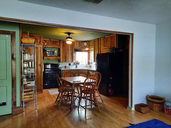 5th image of 305 N Dowling St