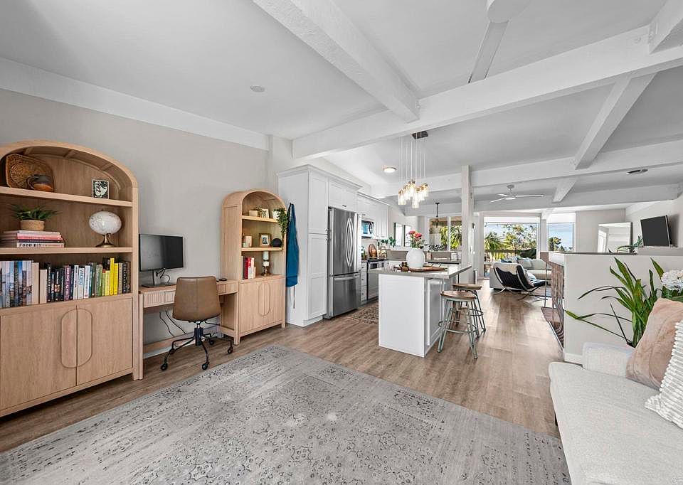1st image of 2335 Caringa Way Unit 18