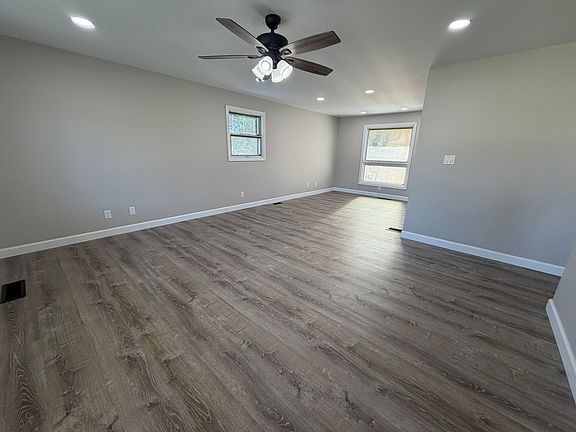 5th image of 3406 Regan Rd