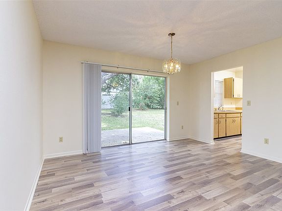 3rd image of 782 Medina Ave