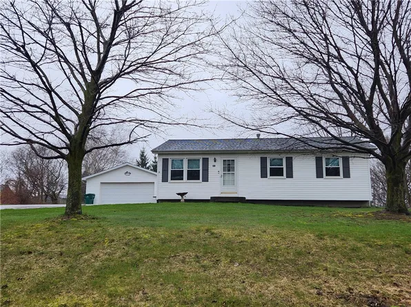 842 Moorheadville Rd, North East, PA 16428