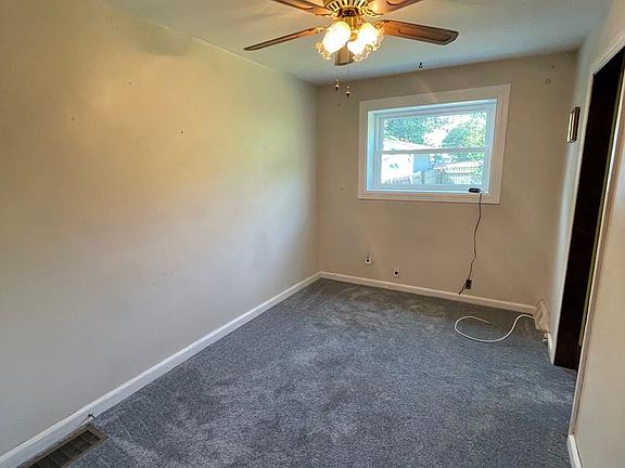3rd image of 418 Carlisle Ave