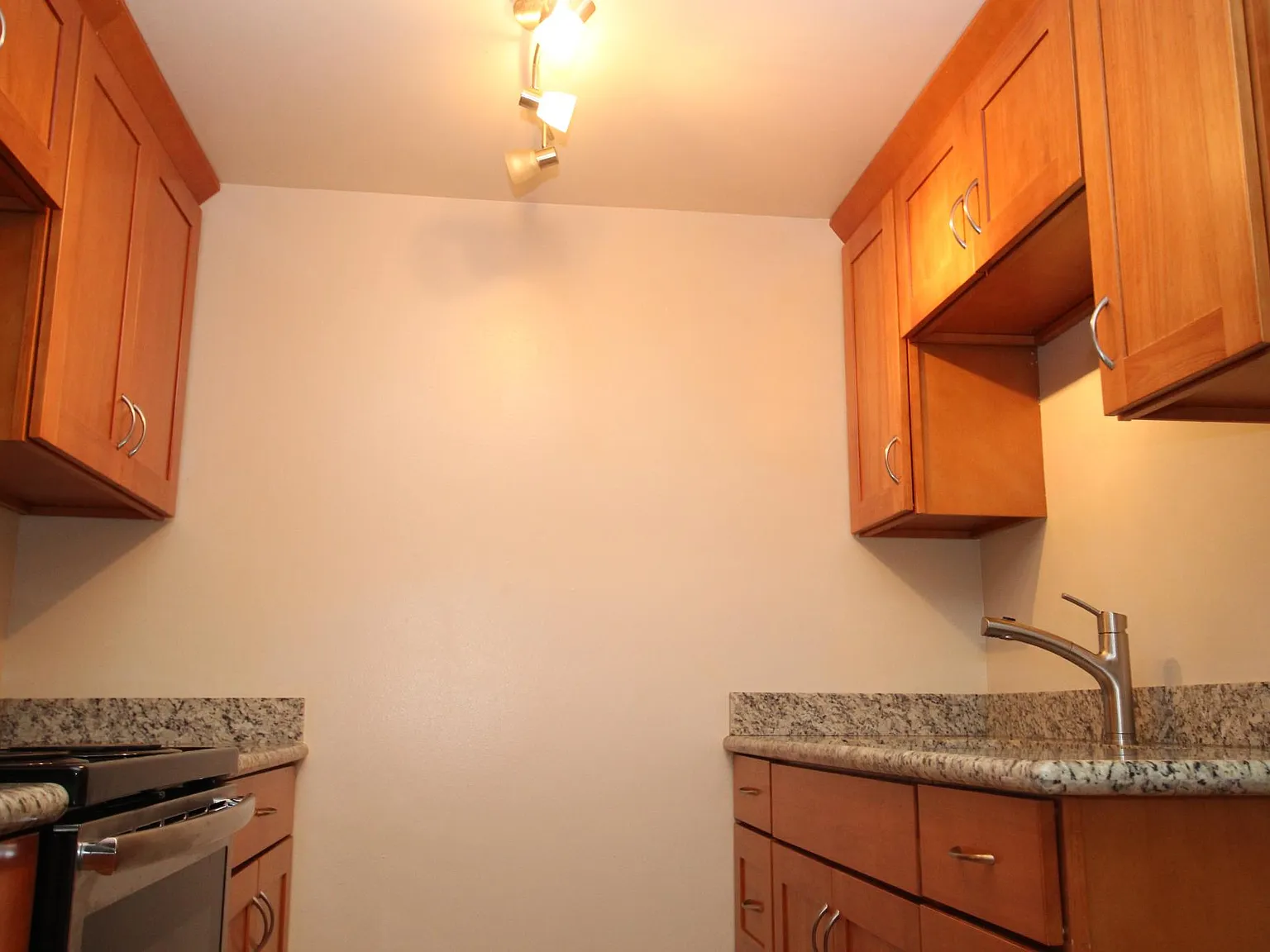 1 bed, 750 sqft, $1,595 — Photo 2