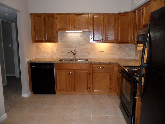 3rd image of 61208 Greenwood Dr