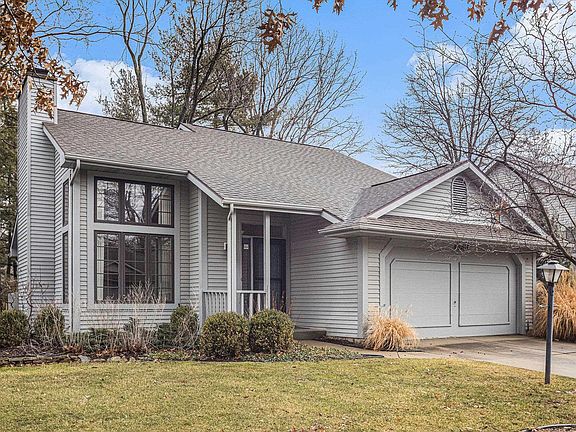 4th image of 1948 Creekbank Ln