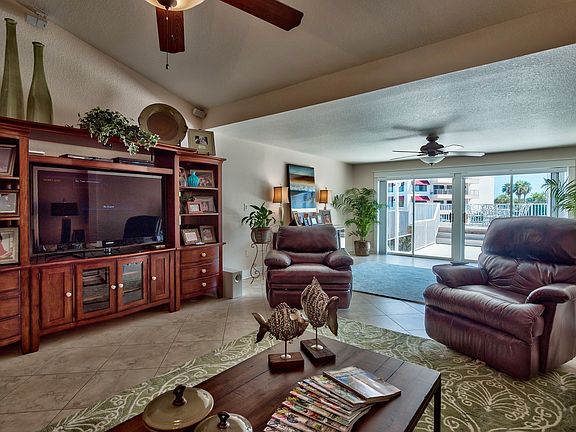 3rd image of 415 Gulf Shore Dr Unit 19