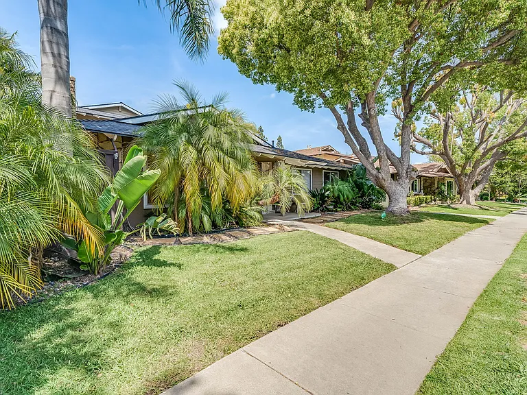 2733 W Keller Ave #1 — Photo 3